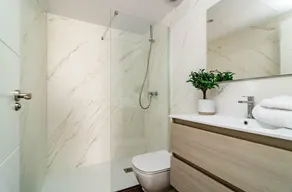 Dja- Modern 2 Bedroom Apartment Close To Beach - Image 3