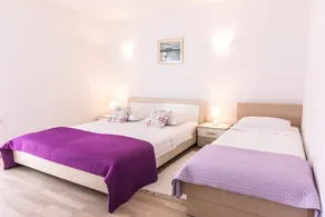 2 Bedroom, 4 Guests, Direct on a stunning beach - Image 4