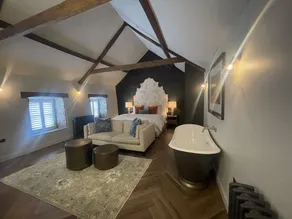 Stylish apartment above popular traditional village pub! - Image 5