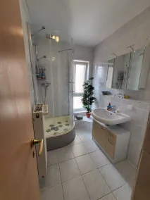 Large bright vacation apartment_only for private guests_ no fitters - Image 4