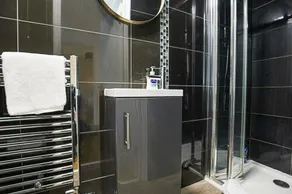 Grace House • City Centre • Driveway Parking • Pool Table • Sky TV • Fast Wifi • Yoko Property - Image 5