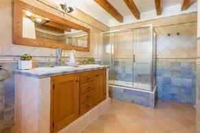Typische mallorquinische Villa „S'Era de Son Roig“ mit Garten, Pool und WLAN - Image 3
