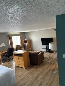 Simply Home Inn & Suites - Image 4