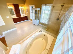 Waterfront Executive Retreat House - Image 2
