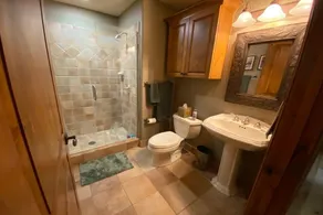 Best/closest location to the slopes and newly redecorated. - Image 4