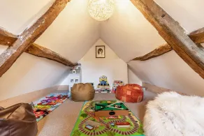 Pet friendly Cotswold holiday accommodation with two bedrooms - The Cotswold Guy Apartment - Image 3