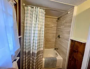 Unit #3-The Lazy Fish- Stand alone motel room type cabin on the beach! - Image 3