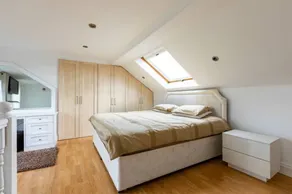 London Stylish 3BR house - Image 4