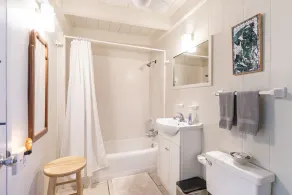 Lanikai Hillside Cozy Cottage with Spectacular Ocean View with Mokulua Islands. - Image 2