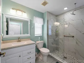 PROCHE VENICE BEACHES - RÉSERVEZ VOS VACANCES D'ÉTÉ MAINTENANT - 110 $ - Image 3
