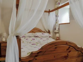 2 bedroom accommodation in Capel Curig, near Betws-y-Coed - Image 3