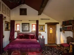 1 Bed Cottage - Sleeps 3 - Garden - Parking - Wifi - Image 3