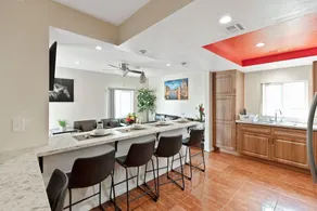 House in Hawthorne CA. - Image 5