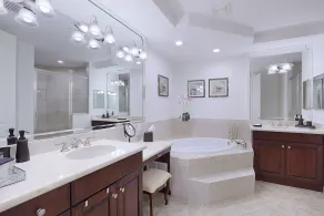 Luxury condo with Beautiful Lake and Golf Course in Vineyards Community - Image 2