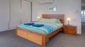 Wobiri - Stunning 3 bedroom house with canal and sea views - Image 4