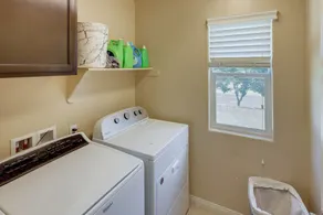 Fenced Yard! Family Escape, 1 Mi to Csub - Image 3