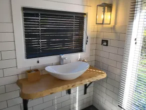 Luxurious Hilltop Studio, only 10 minutes walk to the main street of Daylesford - Image 2