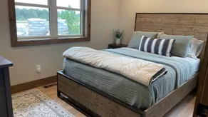 Kokomo Cabin: Cozy Fires, Family Fun & Lake Views - Image 5