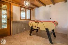 Antigua casa de labranza renovada, chalet con decoración que contrasta encanto y tradición - Image 3