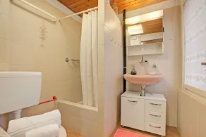 Historical Caslano Apartments - Happy Rentals - Image 4