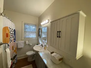 Charming 2 bedroom Brick Cottage in Charlottesville, minutes from Scott Stadium - Image 2