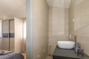 Günstig Gelegene Neubau-villa mit Pool - Image 3