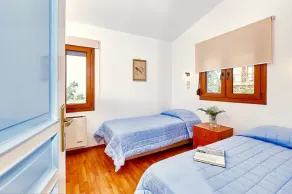 Villa Karteros with private swimming pool - Image 4