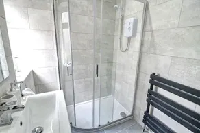 Kingspark Apartment - Modern three bedroom apartment - Image 2
