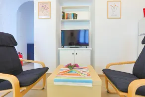 Fully Renovated Beachfront Dina: A/C, Private Terrace, WiFi - Image 2
