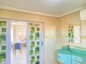 Executive suite with a pool - Image 5