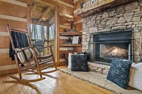 Romantic-Hot Tub-Dog Friendly-Private-Convenient - Image 3