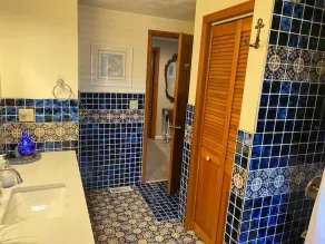 Close to Lake Erie near Lakeside - Private Hot Tub, Seasonal Pool, Recreation - Image 3
