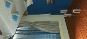 Semitach hus 2 soveværelser 2 badeværelser åben køkken spisestue / salon stor gård - Image 2