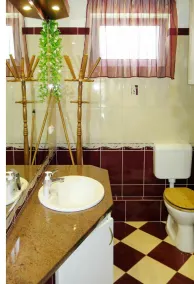 Preciosa casa de vacaciones privada para 10 personas con WIFI, piscina privada, TV y patio - Image 5