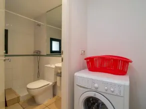 Appartamento con terrazza, giardino e piscina - Image 2
