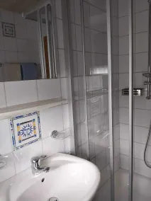 Ferienwohnung \"Obstgarten\" für 4 Personen, 2 Schlafzimmer mit Balkon, 75 m² - Image 3