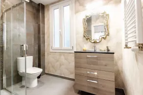 Spectacular apartment in Bilbao. - Image 4