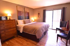Offrez-vous le luxe! Profitez du bain à remous dans ce chalet de montagne! - Image 4