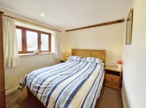 The Dairy , Petersfield -  a barn conversion that sleeps 4 guests  in 1 bedroom - Image 4