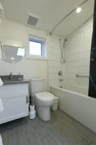2 habitaciones 1. 5 baños Cottage Laneway privado en Kitsilano - Arbutus, Vancouver - Image 5