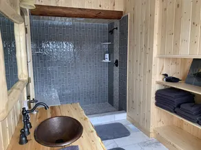 Luksus bjælkehytte på den nordlige ende af den lange sø !! - Image 4