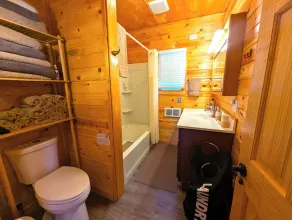 Yellowstone Treasure Guesthouses on the River - Image 2