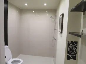 Beautiful spacious central 4 bedroom / 3 bathroom - Image 4