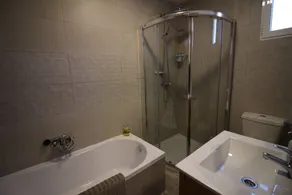 Modern country house with private pool - Image 3