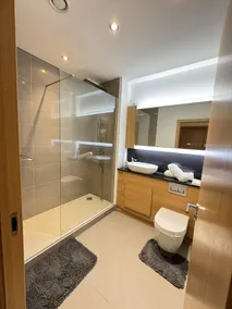 DARTFORD LUXURY 2 BED APARTMENT - Image 2