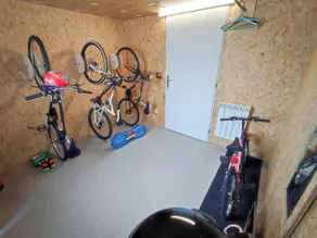 Former small railway station, rated 3*, sleeps 8, on the edge of a greenway - Image 3