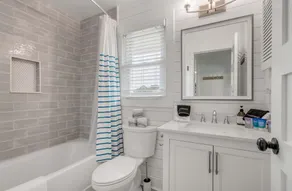 Modern Beach Home in Quiet Community w/Great Outdoor Spaces, Near Beach, w/Pool & Tennis! - Image 5