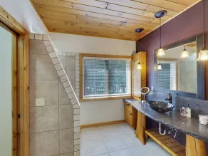 Beautiful  Log Home with all the comforts and amenities anyone would ever need ! - Image 3