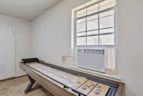 Stay Local - Gameroom near Amphitheater and Baseball - Image 5