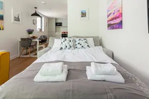 Castle View Luxury 1 Bed Flat - Image 5